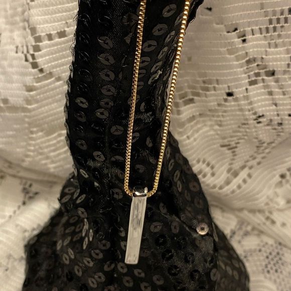 NWT 👄 SLEEK ARROW TRENDY BAR NECKLACE GOLD CHAIN AND SILVER BAR SUPER SEXY - Picture 5 of 11